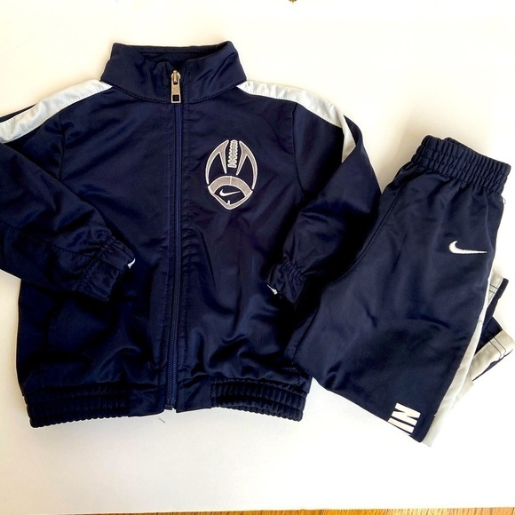 Nike Boys 18 Months Matching Navy Sweatsuit With Football Theme - Picture 1 of 5